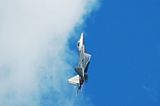 F-22 vertical climb