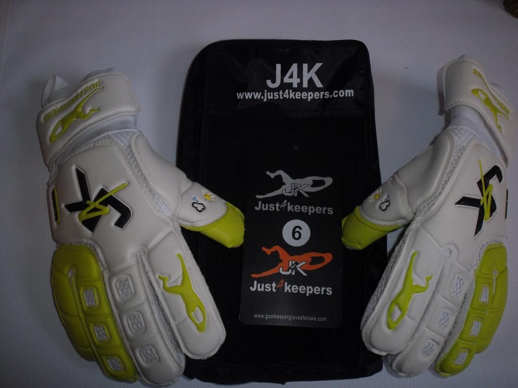 nike goalie gloves with finger savers