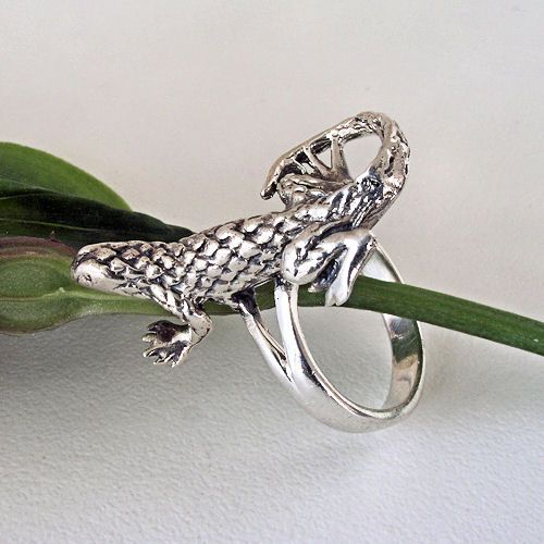 Woman’s Solid 925 Sterling Silver Lizard Ring 7.5 Grams 29MM x 16MM